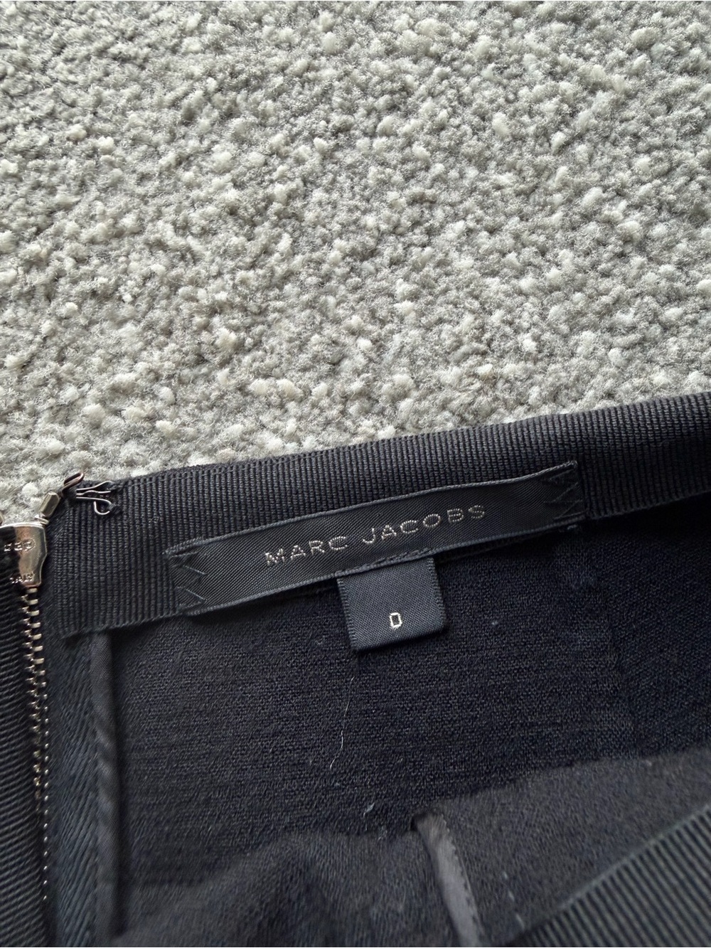 Marc Jacobs Black Wool Blend MIDI Pencil Skirt - Picture 2 of 4